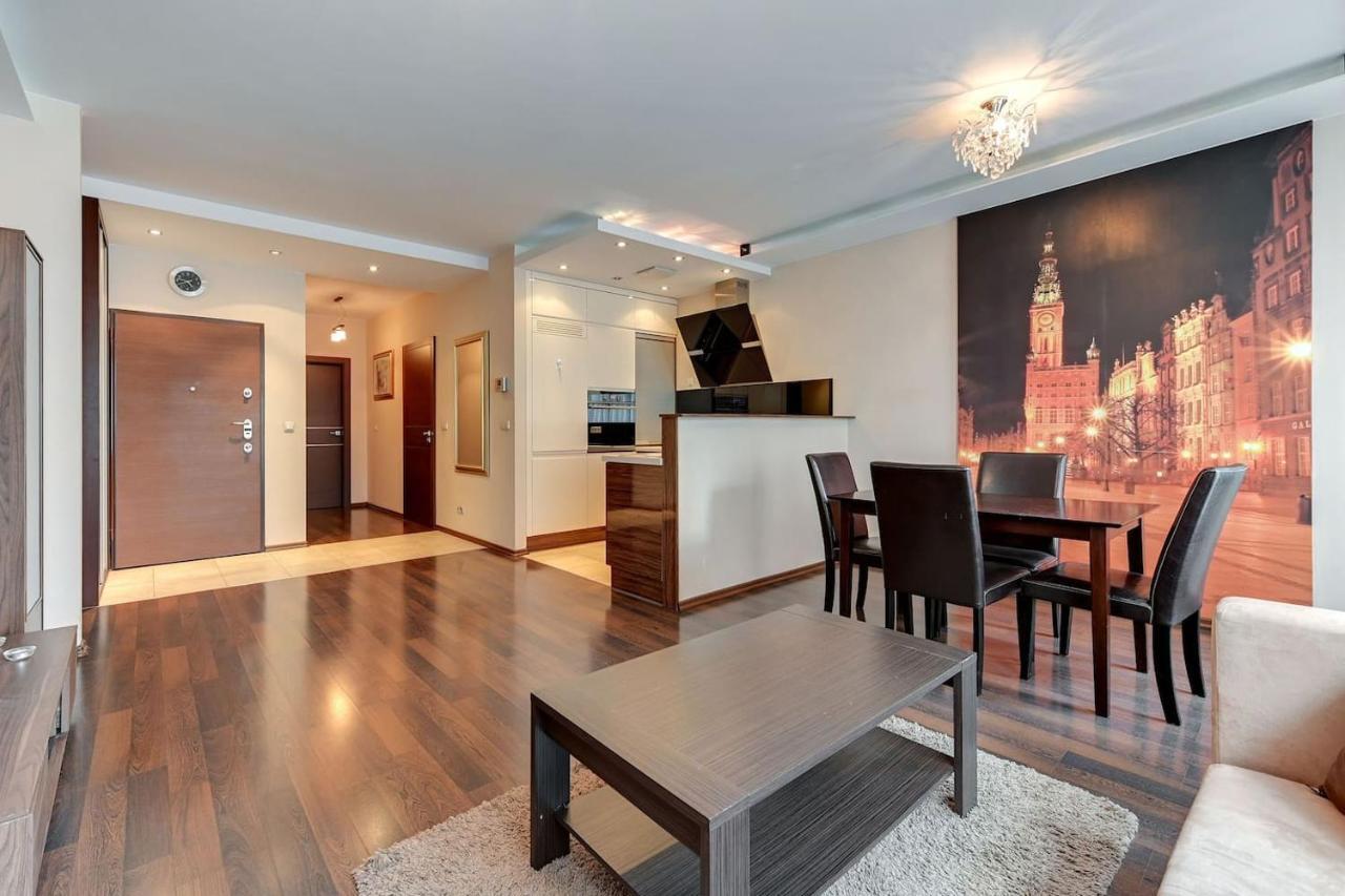 Golden Apartments Szafarnia 6-5 กดัญสก์ ภายนอก รูปภาพ